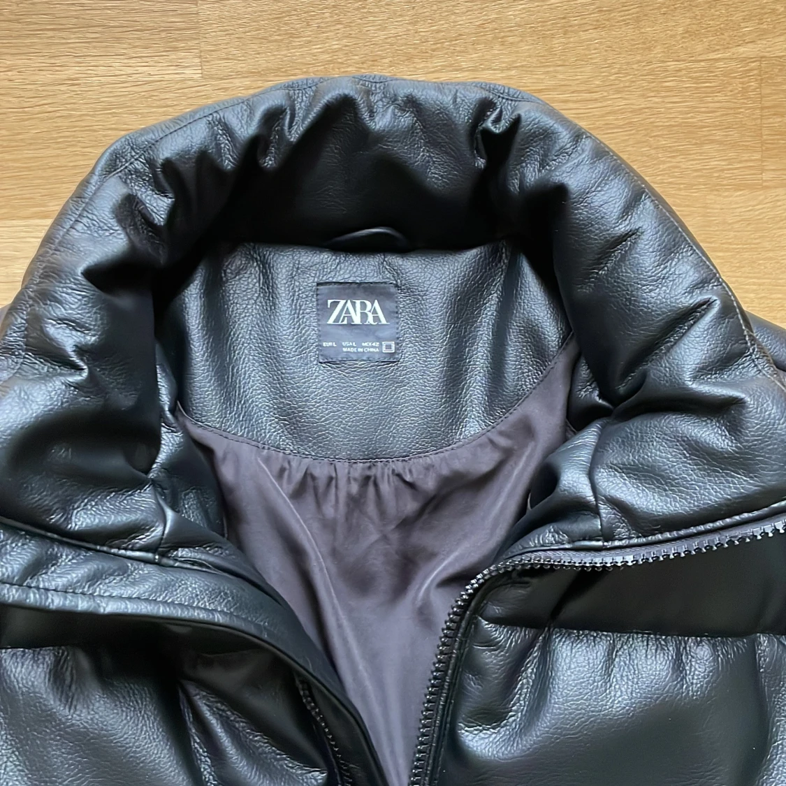 Svart pufferjacka från Zara unisex Ny - 91