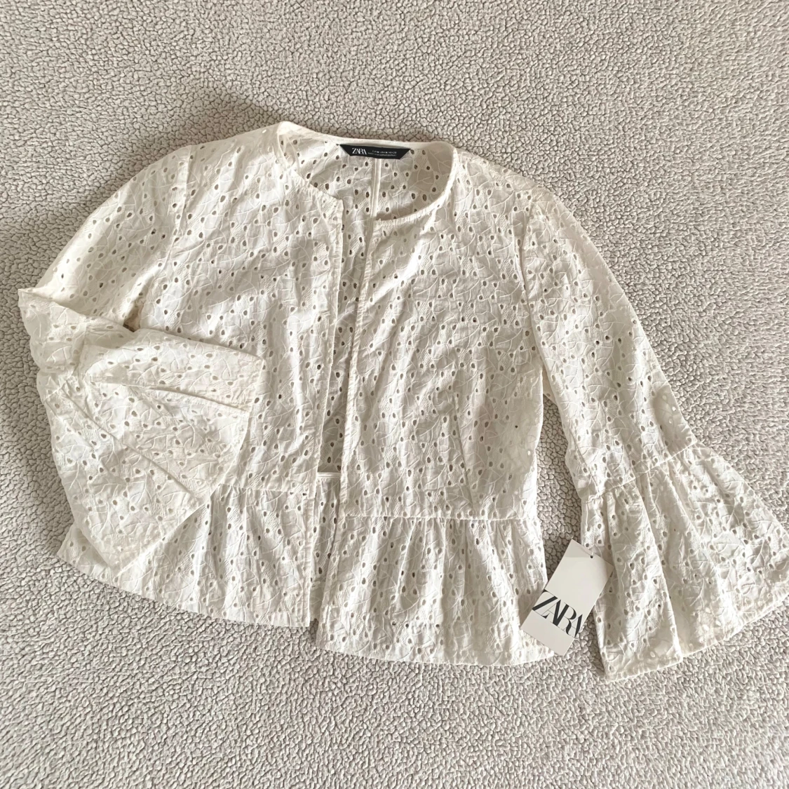 ZARA hålbroderad kofta / bolero - 92