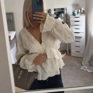 Topp - Intressekoll på denna suuuuperfina topp från Ginatricot!! ❤️