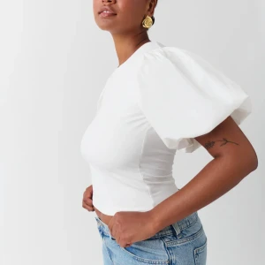 Topp - Balloon top från GinaTricot som är slutsåld! 