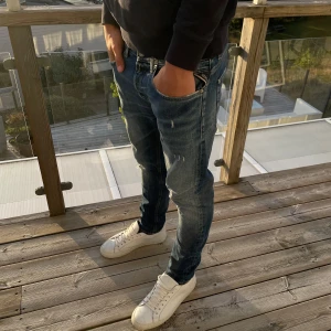 Replay jeans - Replay anbass jeans i storleken 31/30. I skicket ungefär 8/10 för att dem är sparsamt använda. Skriv gärna vid intresse, pris kan diskuteras