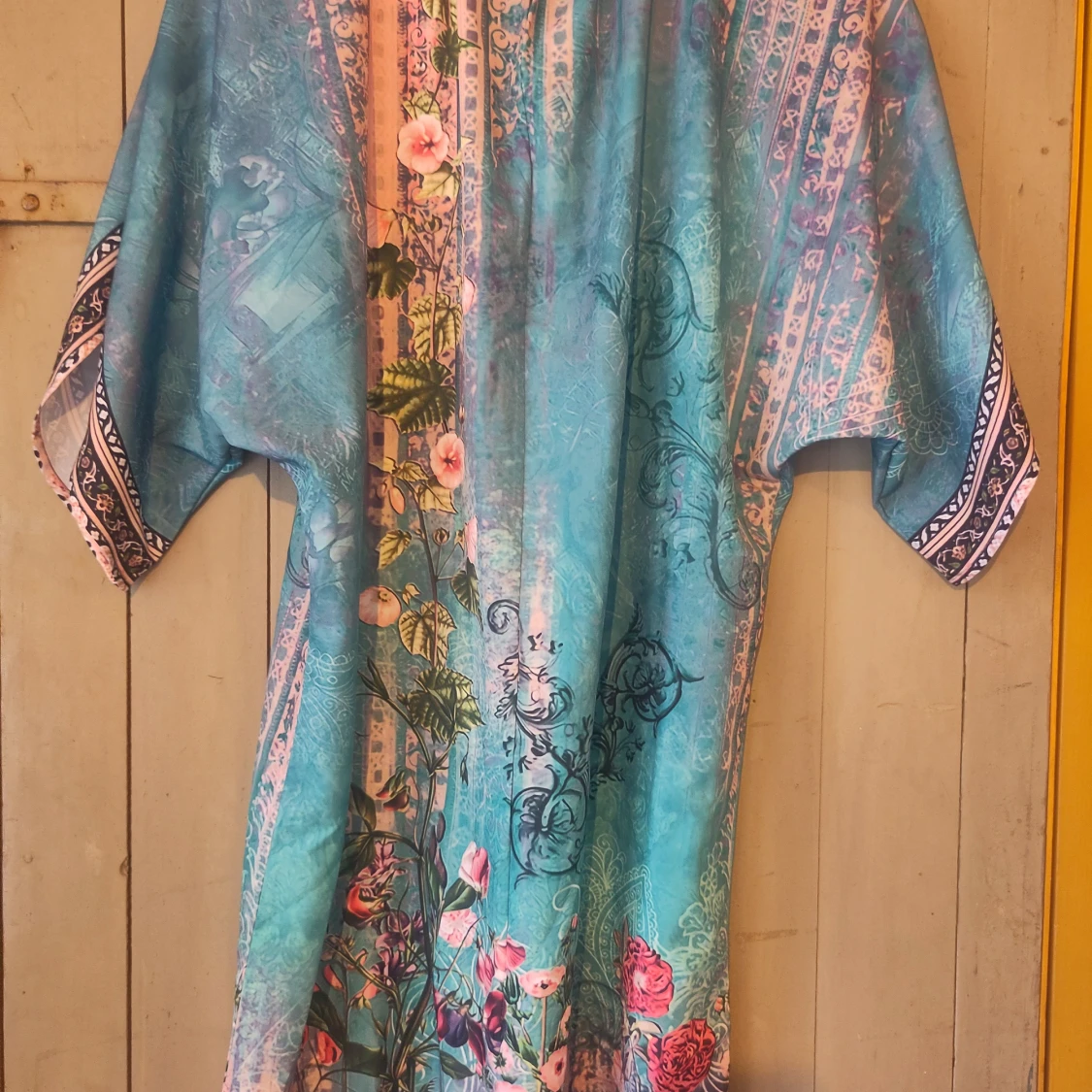 Blommig klänning från OOO - 90