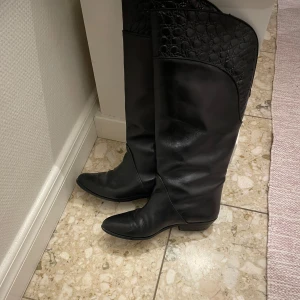 Boots - Jättefina cowboys boots i storlek 38, jättefint skick💕