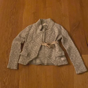 Oddmolly kofta - Säljer min oddmolly kofta i fint skick.