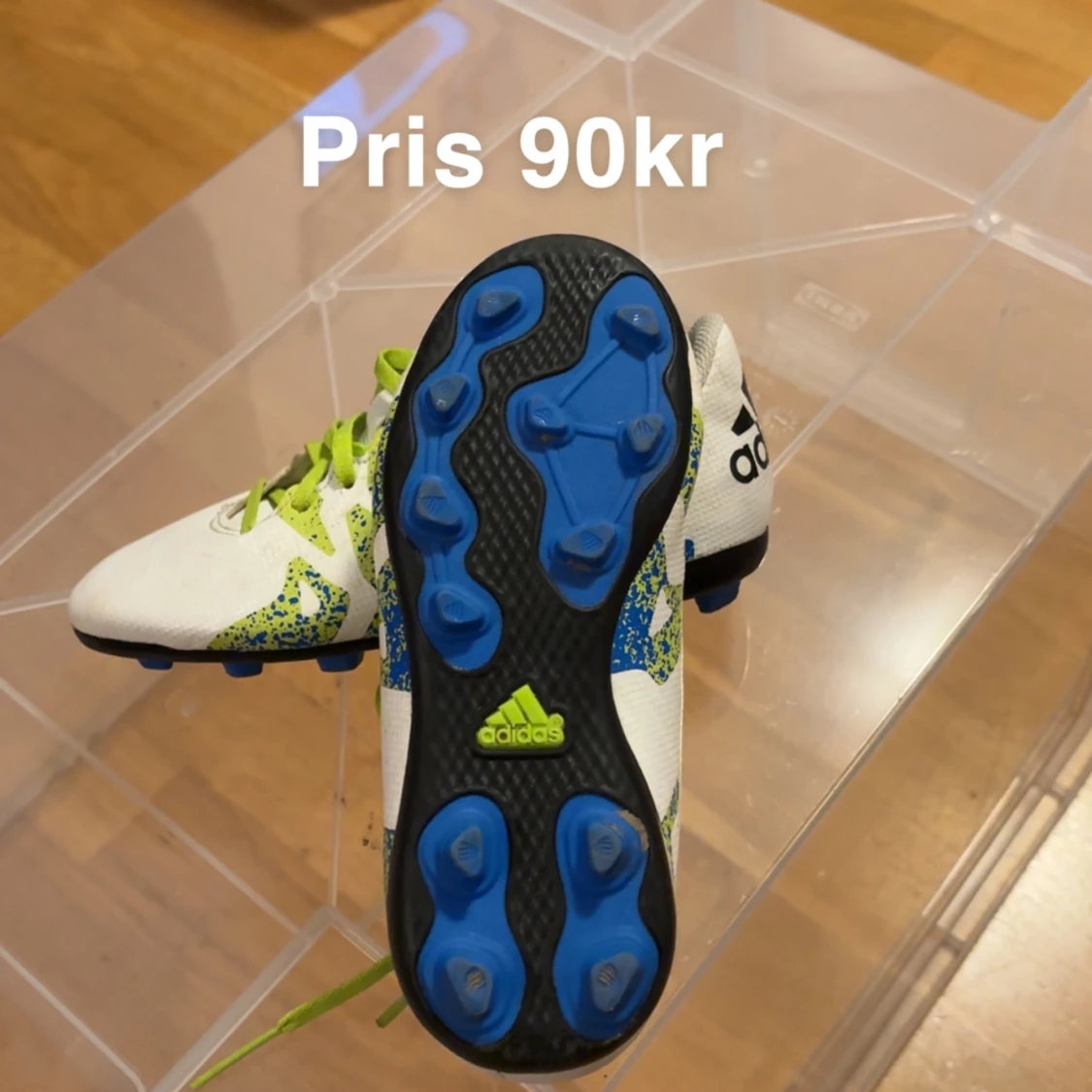 Fotbolls skor str 30  - 90