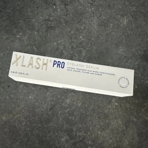 Xlash PRO serum - Oöppnad och oanvänd Xlash PRO serum  Säljer för 500kr  Nypris 700kr