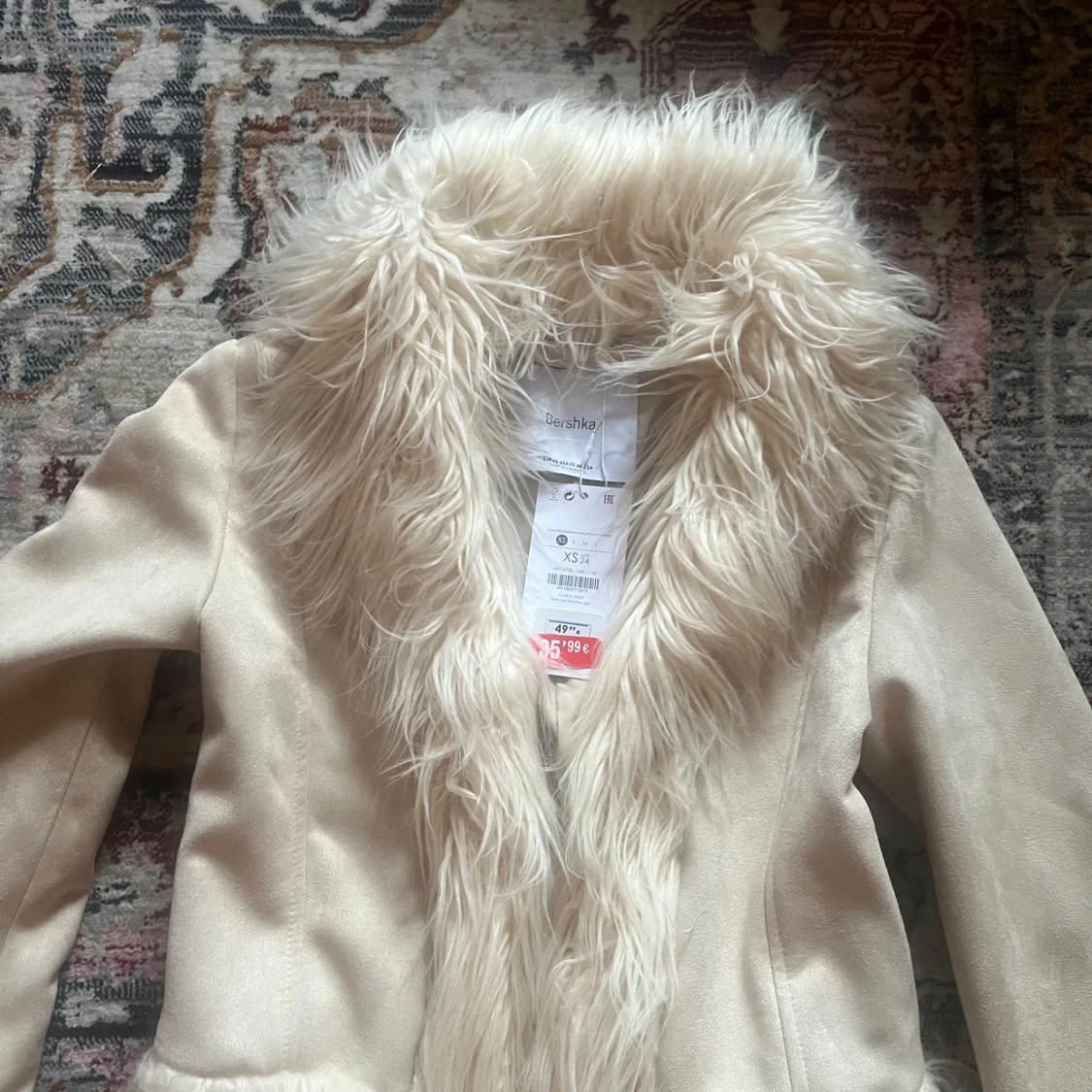 Beige pälsjacka  - 90