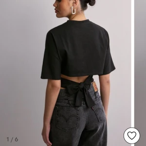 Topp me knytning  - Superfin från nelly!