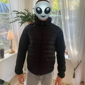 Ralph Lauren jacka - Säljer för jag rensar garderoben. Köpt i USA. Inköpspris 1200. Använts väl. Inga defekter.