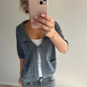 Kofta - Söt stickad trekvarts kofta💕inga defekter💞💞