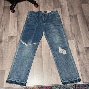 Gallery dept Jeans - Säljer skit snygga jeans från Gallery dept (obs rep) med unik design. Skick är 9/10. Storlek skulle jag säga är W32 L32. Pris går diskuteras, skicka bara ett prisförslag. Pm vid intresse eller frågor.