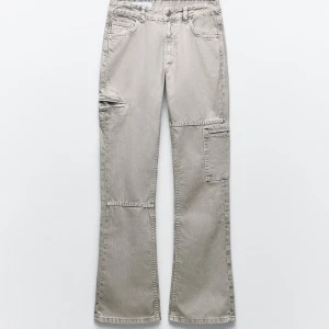 Lågmidjade jeans från Zara - Lågmidjade jeans från Zara, super snygga, sitter perfekt