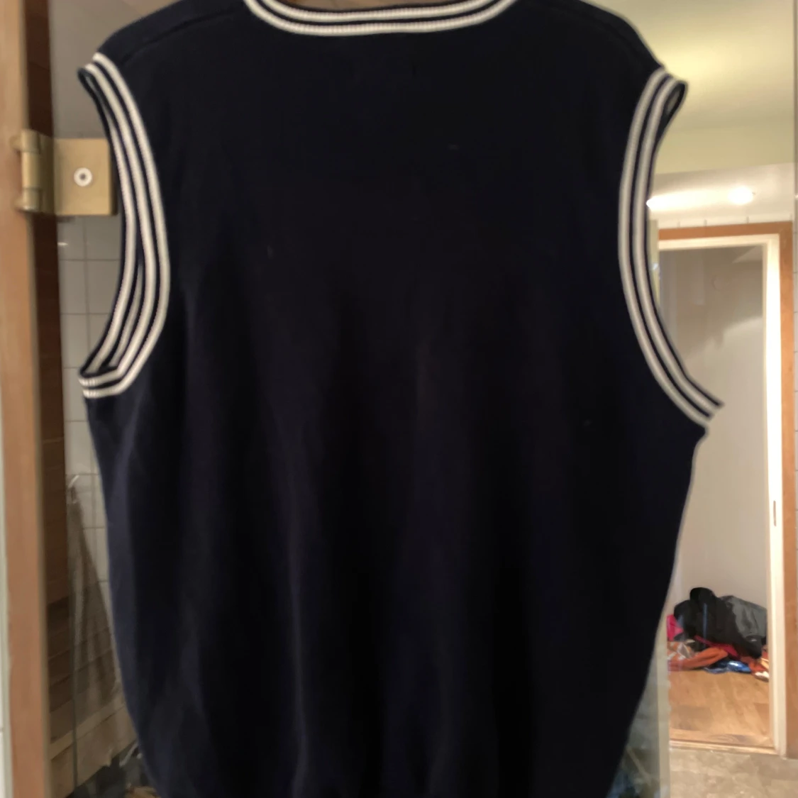 Mörkblå stickad väst från Clifton - 90