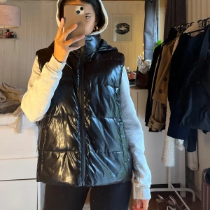 Väst - Superfin väst, passar perfekt till hösten🩷 hör av dig vid intresse eller fler bilder😊