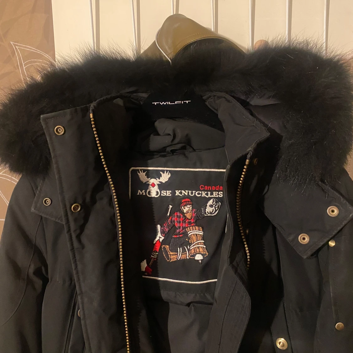 Svart dunjacka från Moose Knuckles - 90