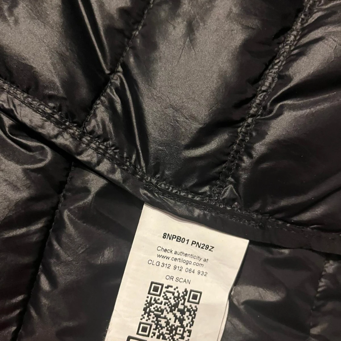 Svart EA7 jacka - 91