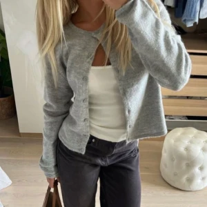 Gina tricot cardigan  - Bilderna är lånade från Pinterest men skriv privat för egna bilder💕storleken har jag klippt bort men är runt xs/s