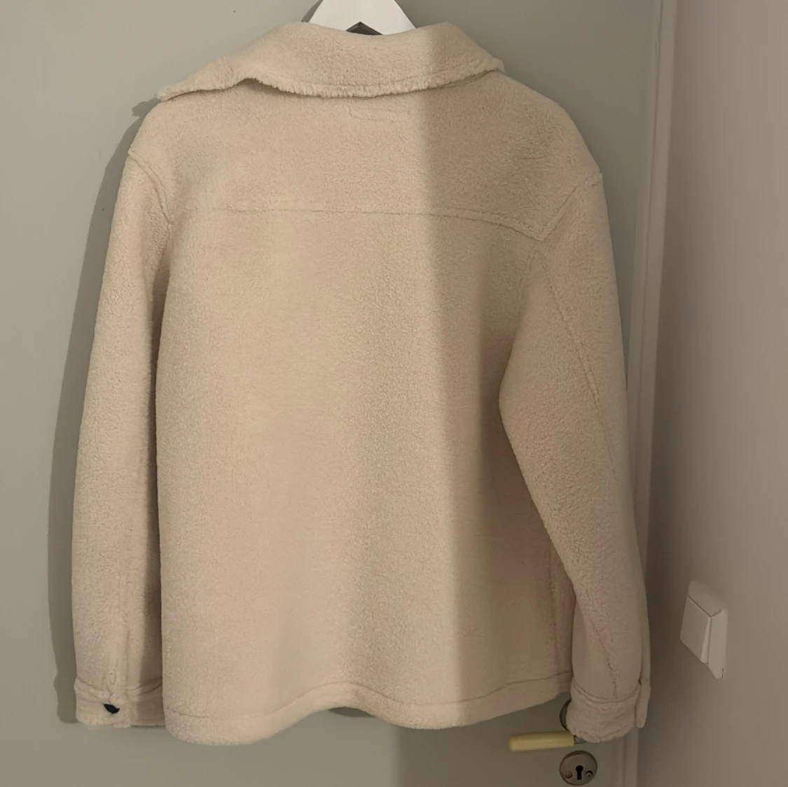 Beige fleecejacka från zara  - 90
