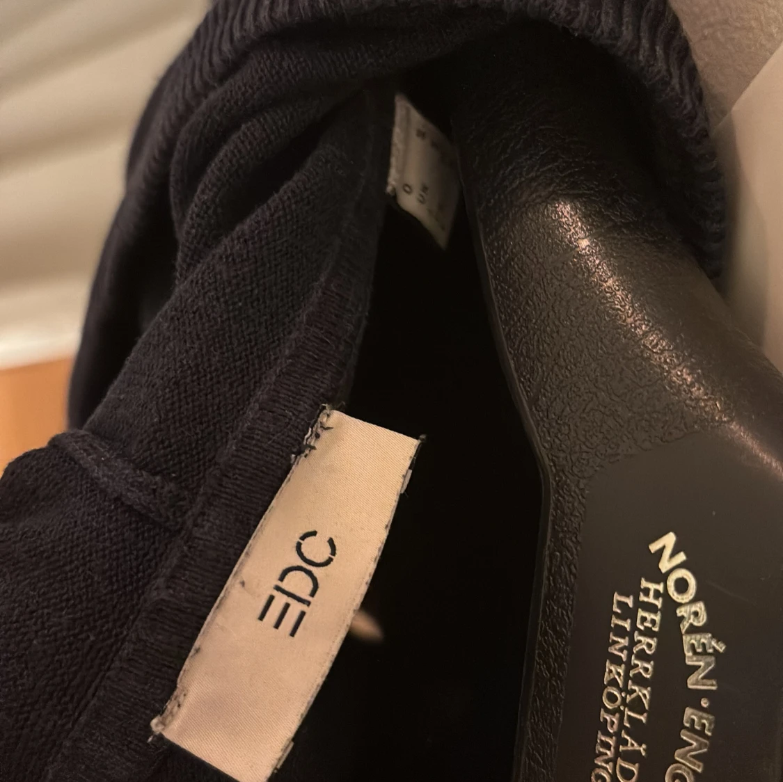 Svart hoodie från EDC - 92