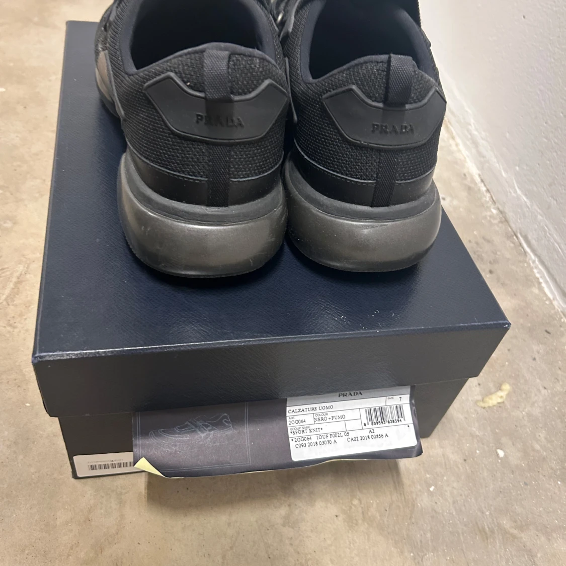 Svarta Cloudbust Prada sneakers - 90