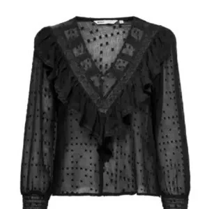 Svart blus Only  - Svart blus only, original pris 400 