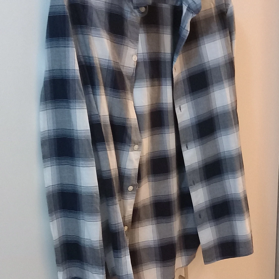 Rutig skjorta från H&M - 90