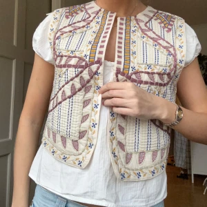 Blus/väst - Super söt blus/väst 