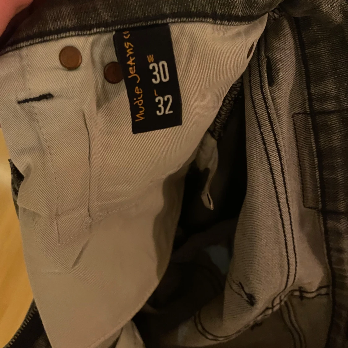 Grå jeans från Nudie Jeans - 92
