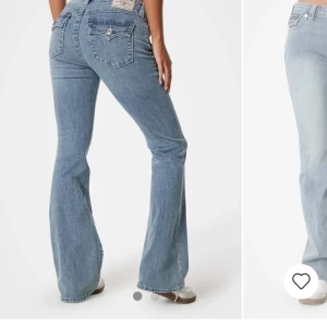 Söker/bytes  - Undrar om någon vill byta sina såna här true religion jeans i storlek w23 mot mina som är storlek w24 💕💕modell Becca! 