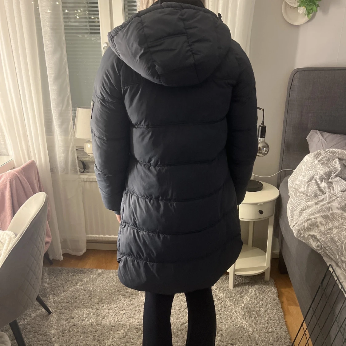 Mörkblå dunjacka med huva - 90