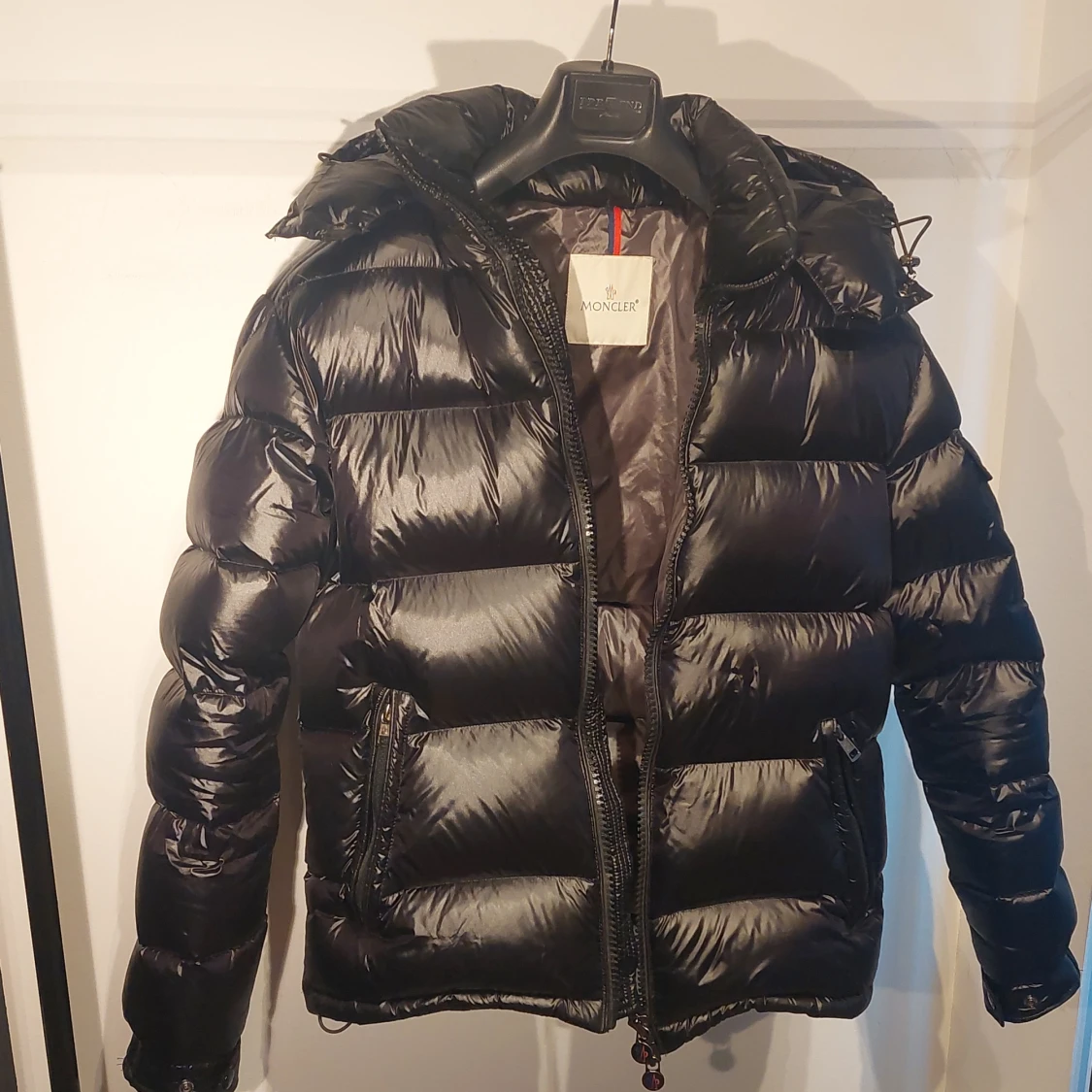 Svart Moncler Maya
