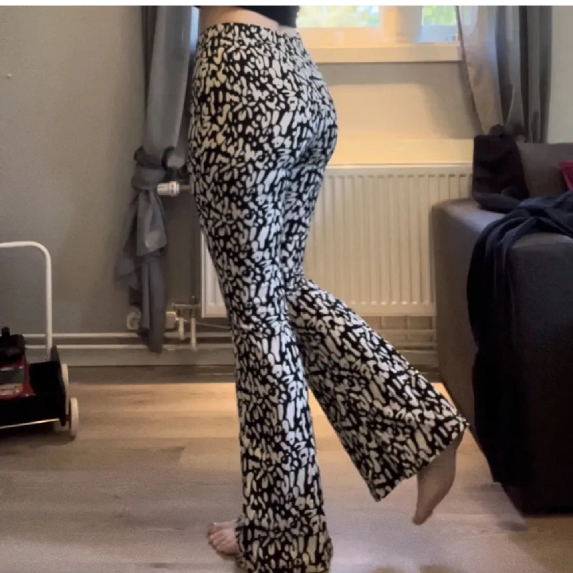 Svartvita mönstrade byxor Shein - 90