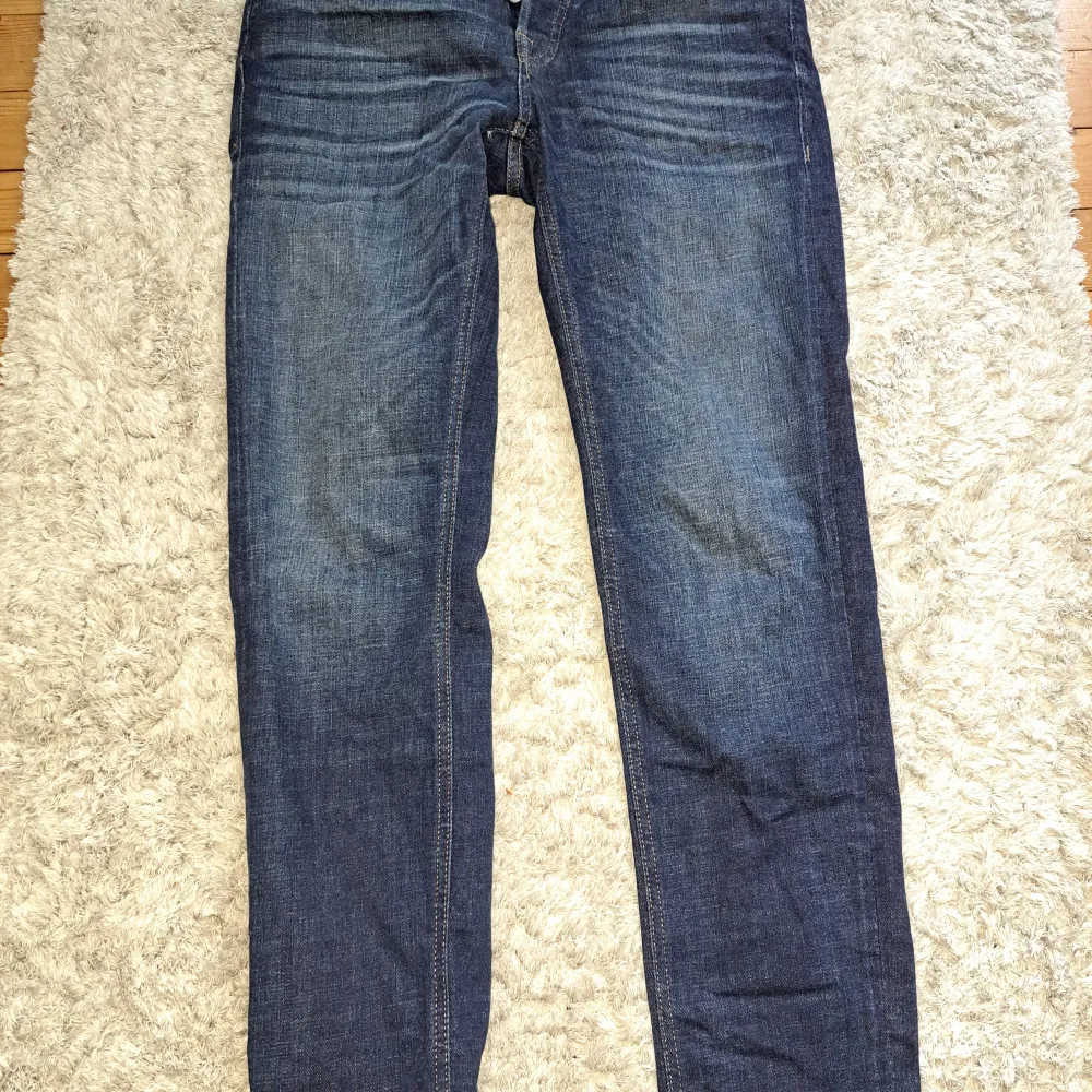 Helt oanvända jeans, Mörkblå jeans, storlek 29:32. Passform Tapered/Mike.. Jeans & Byxor.