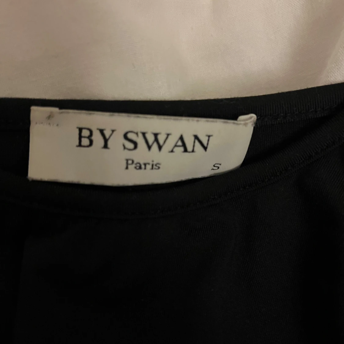 Svart volangtopp  - 92