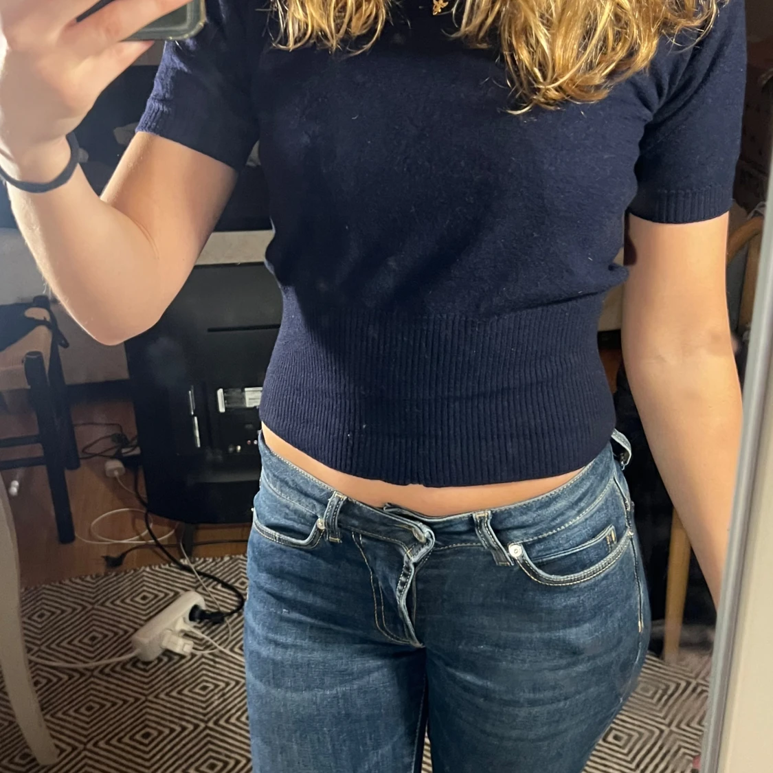 Mörkblå stickad topp