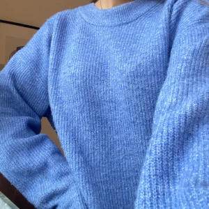 Stickad tröja  - Super snygg stickad tröja!