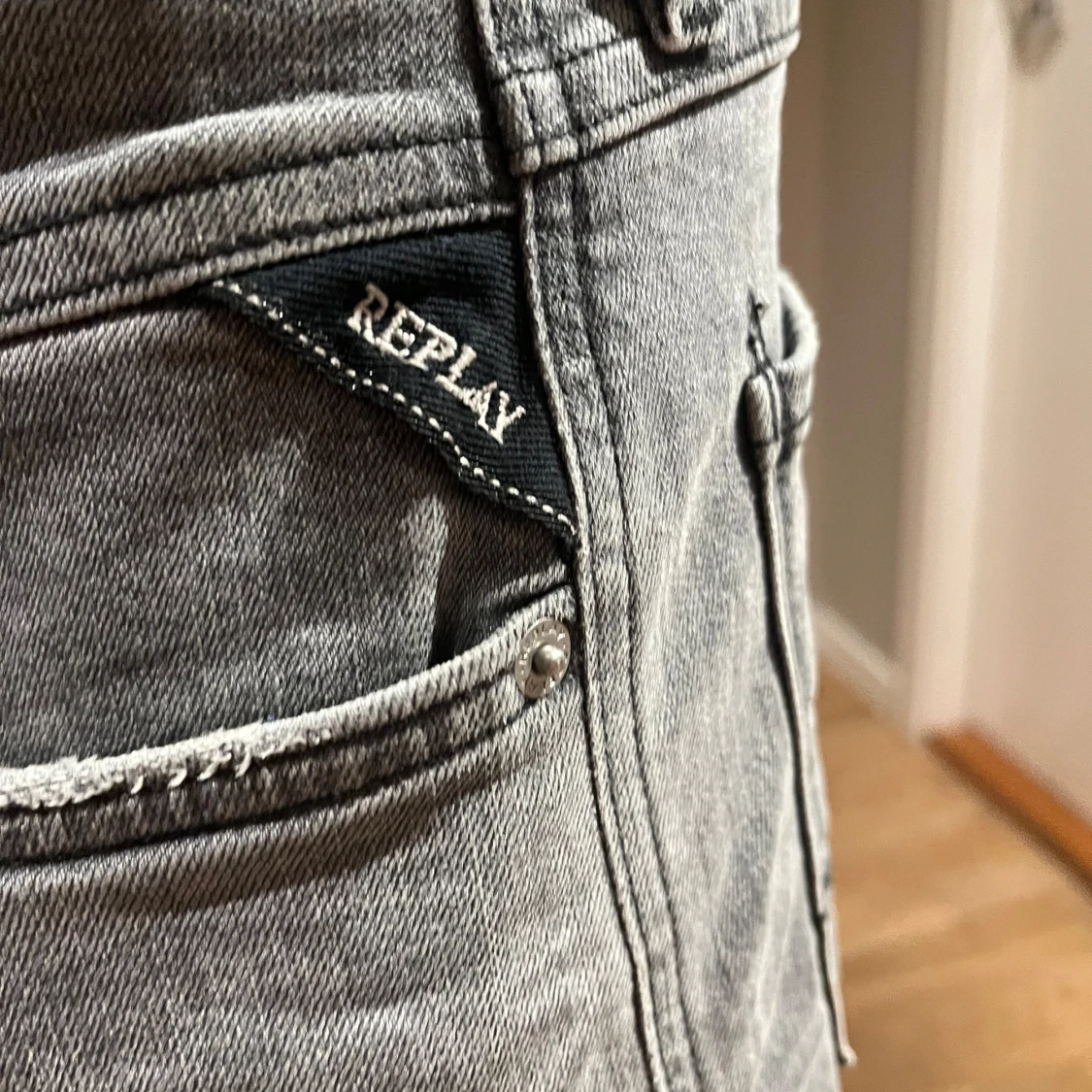 Grå jeans från Replay - 91