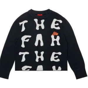 Svart stickad tröja från La Fam Amsterdam - Stickad tröja från La Fam Amsterdam i storlek M. Använd 2 gånger men har inga brister. Hör av er vid frågor!