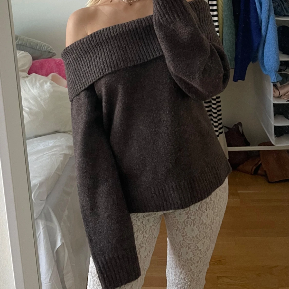 Brun offshoulder tröja - 90