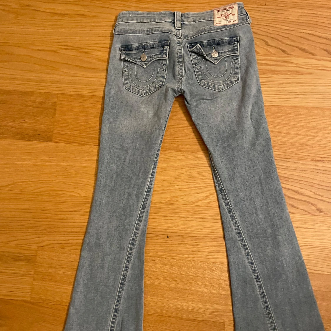 Blå jeans från true religion i modellen joey - 91