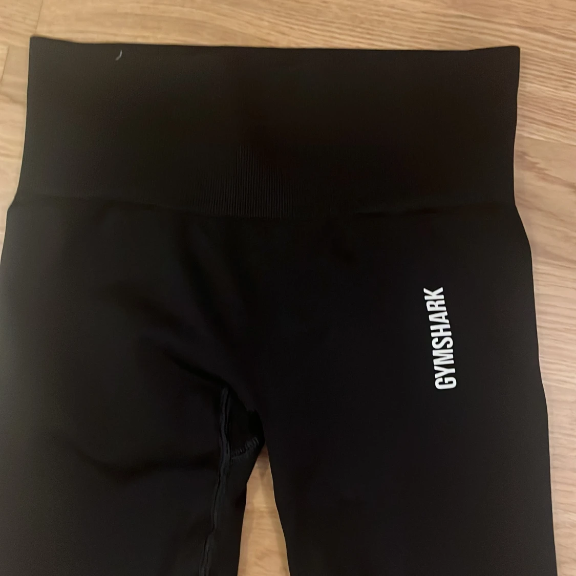 Svarta och grå leggings från Gymshark - 90