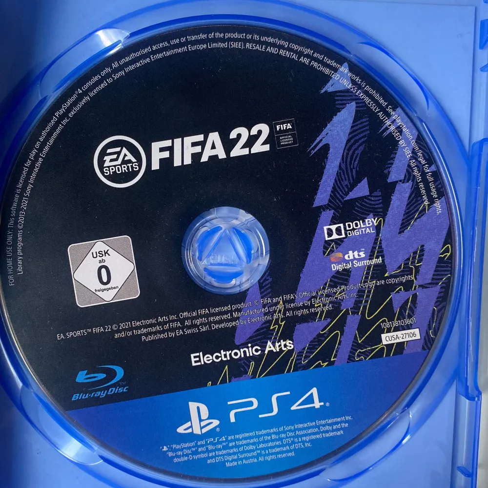 En använd FIFA 22 men 100 procent fungerande utan problem . Övrigt.