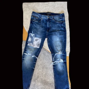Supply&demand jeans - Inga skador på jeansen, nypris 600, slim fit storlek 32  