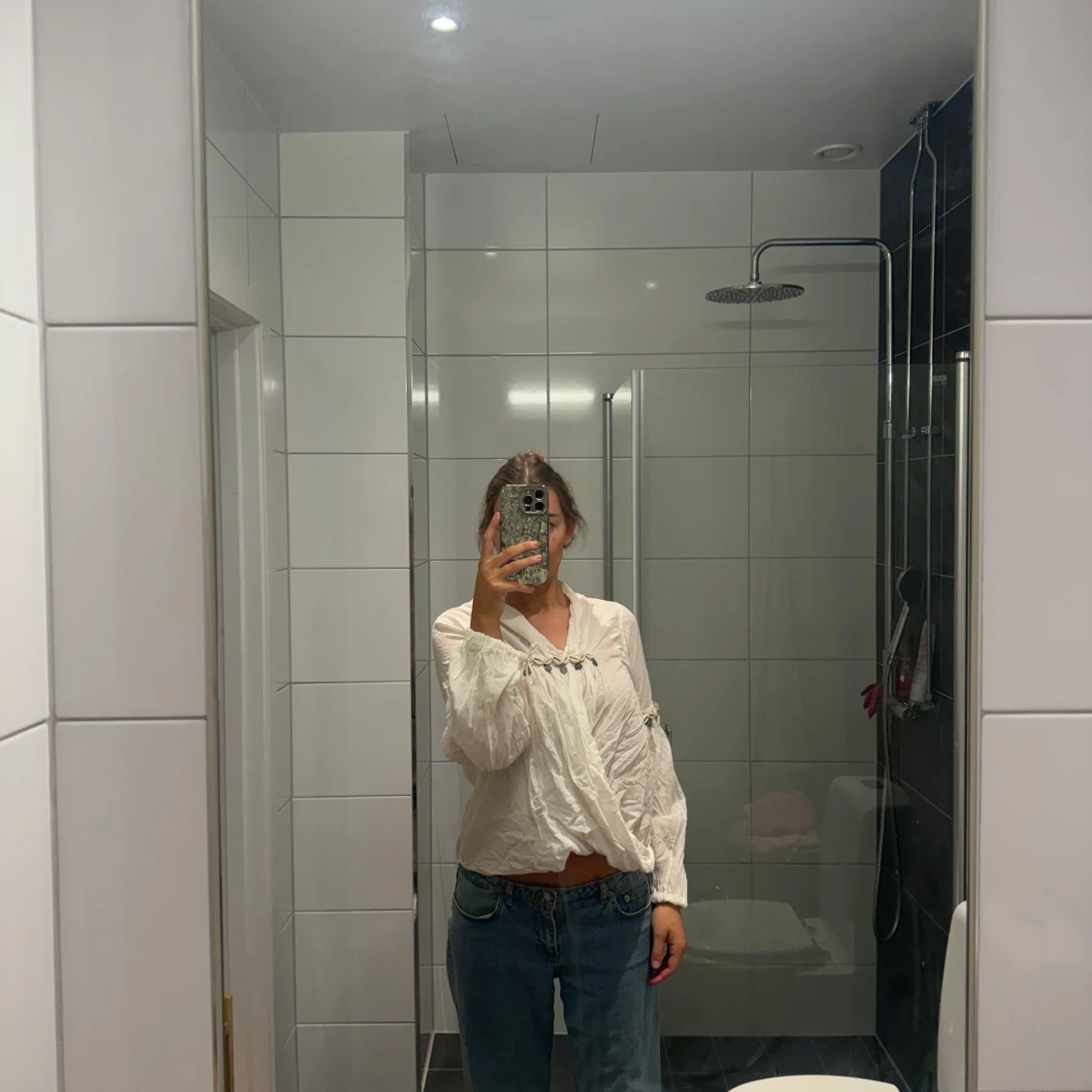 Blus med pärldetaljer från Sixty Days  - 91