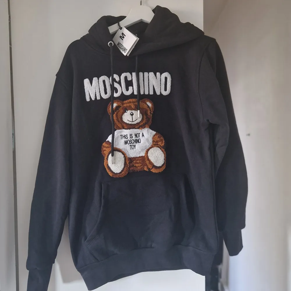 moschino hoodie Stl M Helt ny . Hoodies.