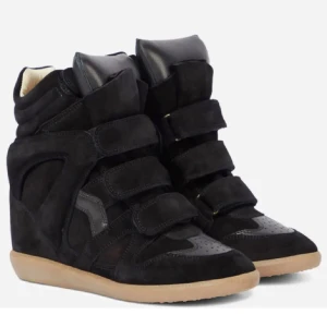 Isabel Marant Sneakers - Intressekoll på mina sneakers / kilklackar från Isabel Marant i bra skick! 💛