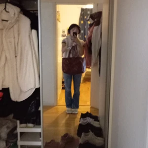 Säljer den här  jättefina bruna väskan - Den är brun och får plats med mycket