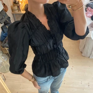 Blus - SUPERSNYGG!! Tryck gärna köp nu 💕💕jätte bra kvalitet!!