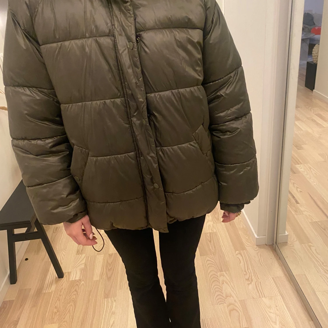 Olivgrön pufferjacka - 91