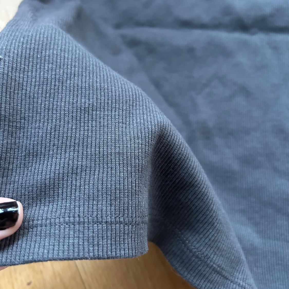 Mörkgrå ribbad topp NLY Trend - 91